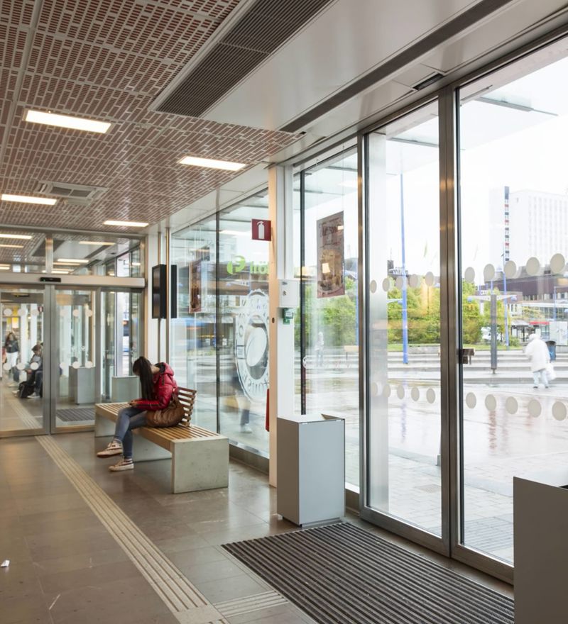 Brannsiolerte stålprofildører - Norfo - Reisecentrum Referanseprosjekt Stålprofil